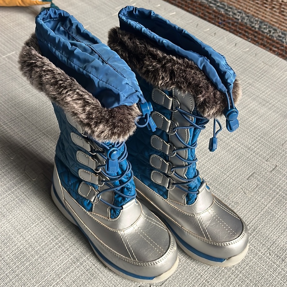 Lands End Girls Youth Hillary Tall Insulated Winter Snow Boots Blue/Silver